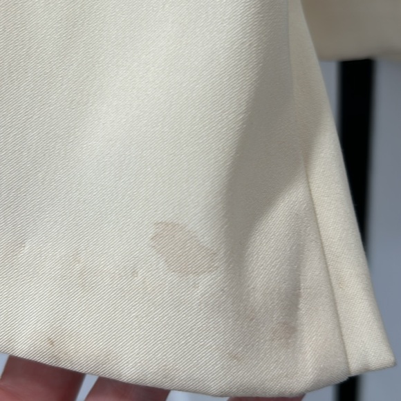 Pale yellow blazer with hook closure, size 9, dry clean only, flared sleeves - Picture 6 of 7